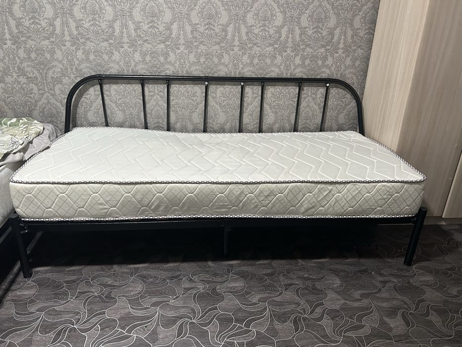 Продам односпальную кровать
