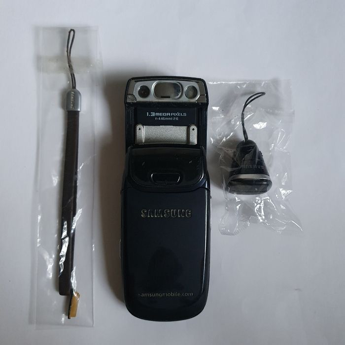 Самсунг D500, S500