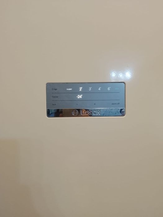 Холодильник в отличном состоянии Bosch