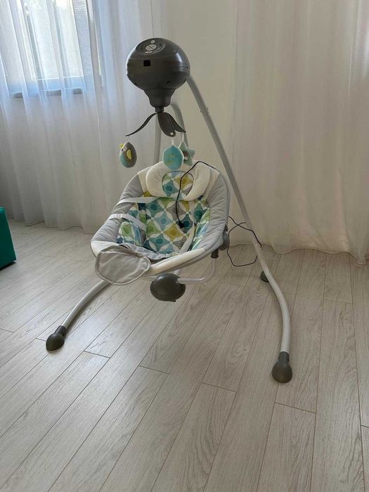 Balansoar bebelusi, cu motor si diverse sunete/melodii