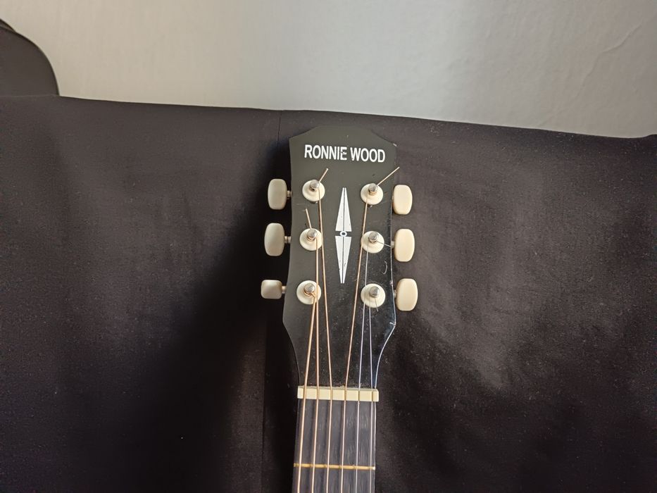 Гитара акустическая