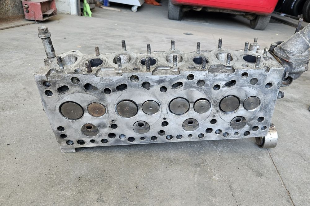 Глава за Iveco 2.5 2.7