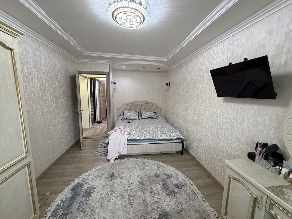 Сотилади 2хона вокзал 3 этаж 9 этажлик дом  6 метр балкон бор