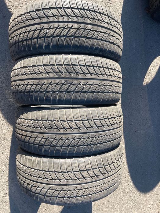 Cauciucuri de iarnă 235/45/19