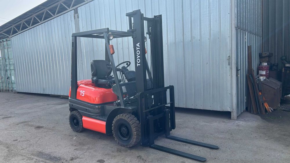 Продам вилочный погрузчик (кара)