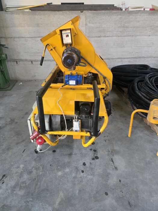 Pompa Masina tencuit Torcretat!