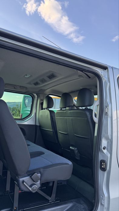 Inchiriez microbuz/minivan 8+1