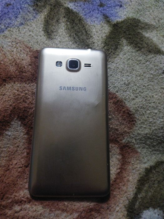 Продам телефон.                .