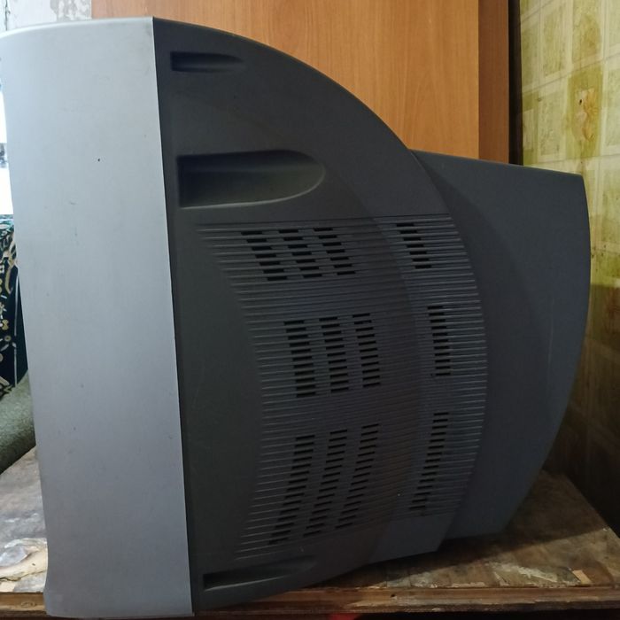 Телевизор от Samsung модель: CS-21M16MJQ