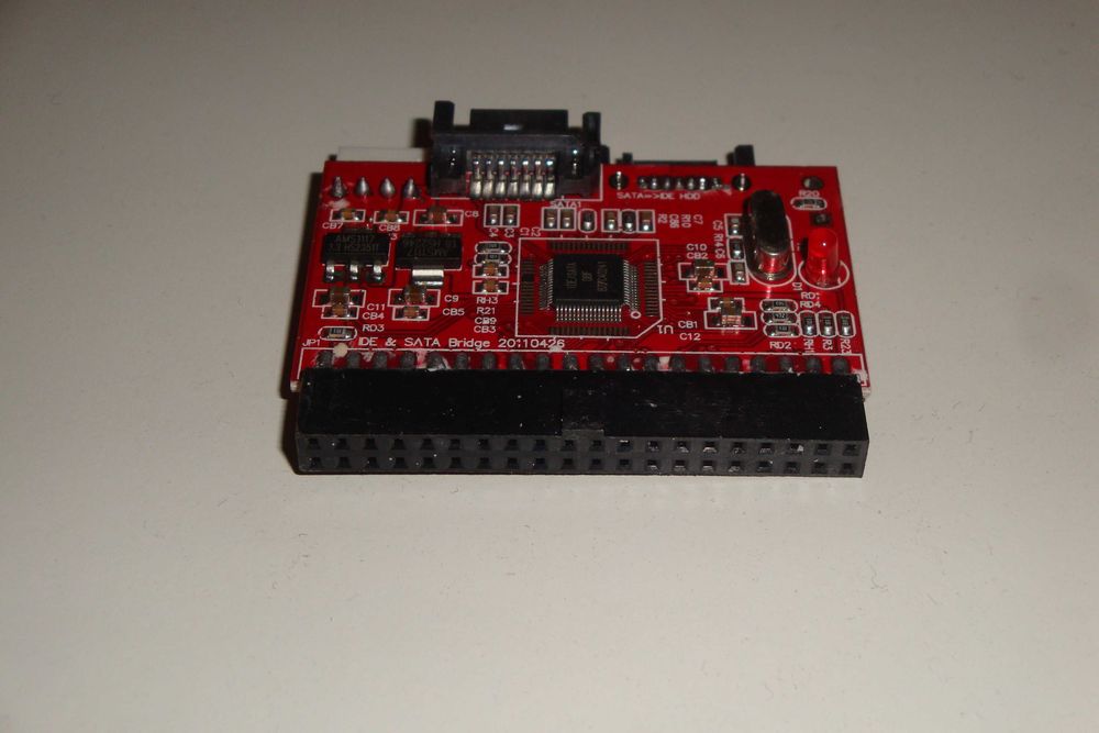 Adaptor hard disk sau DVD sata la ata 133 sau de la ata / IDE la s-ata
