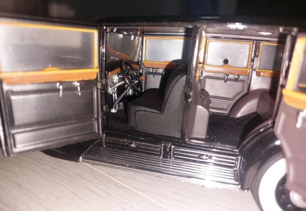 Macheta Cadillac V-16 Al Capone 1/24