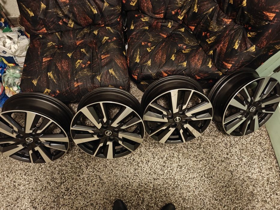 4 броя оригинални джанти на Нисан, стават и за Рено