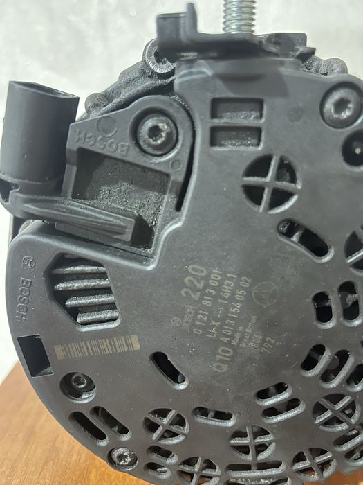 Генератор на Mercedes 221