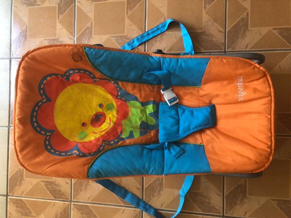 Бебешки шезлонг / бебешко столче 2 в 1