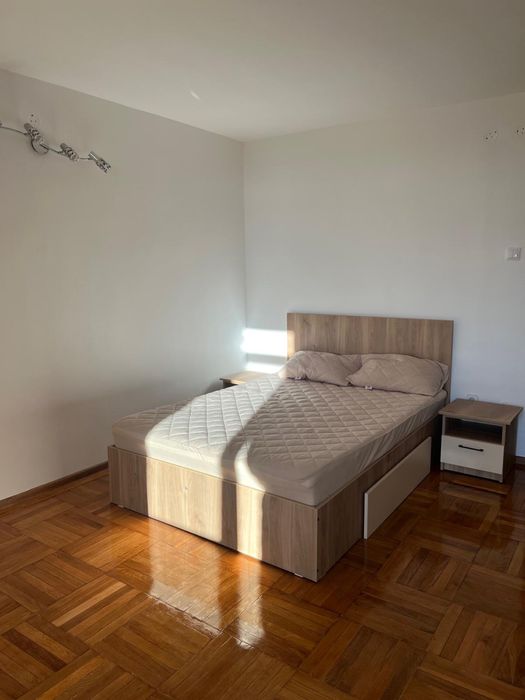 Inchiriez garsoniera