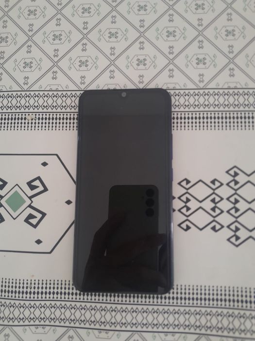 Продам телефон vivo 1904