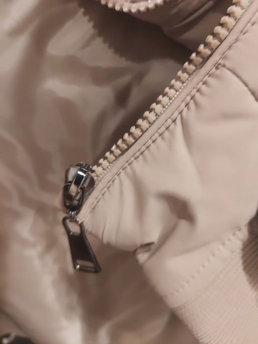 Женская куртка-бомбер