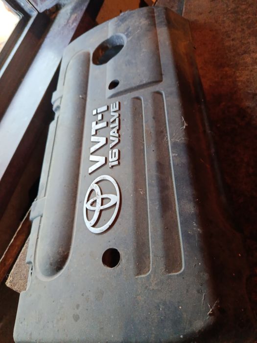 Продам крышку от двигателя