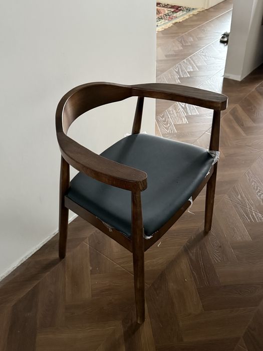 Стулья деревянные 4 штуки