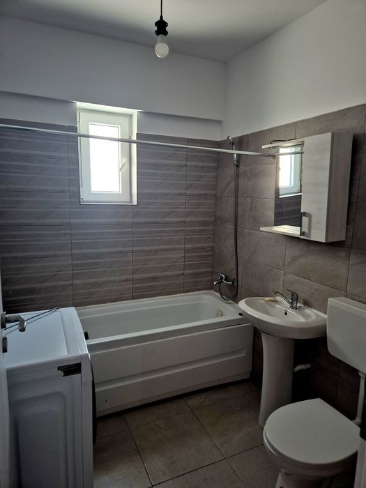 Apartament 3 camere de inchiriat