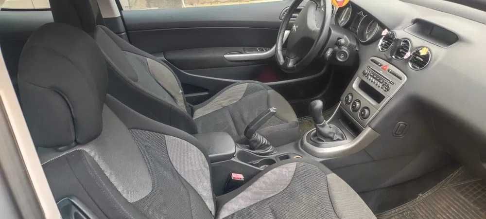 Dezmembrez Peugeot 308 Coupe 1.6 turbo 5FX 155 cai An 2010 112.000 km