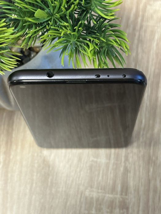 Продавам Honor View 20 (PCT-L29) – 6GB RAM / 128GB – Отлично състояние