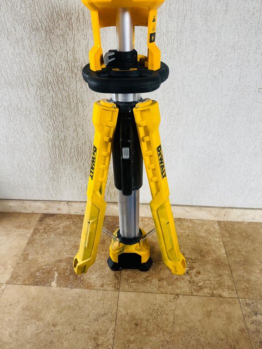Lanterna dewalt dcl 079