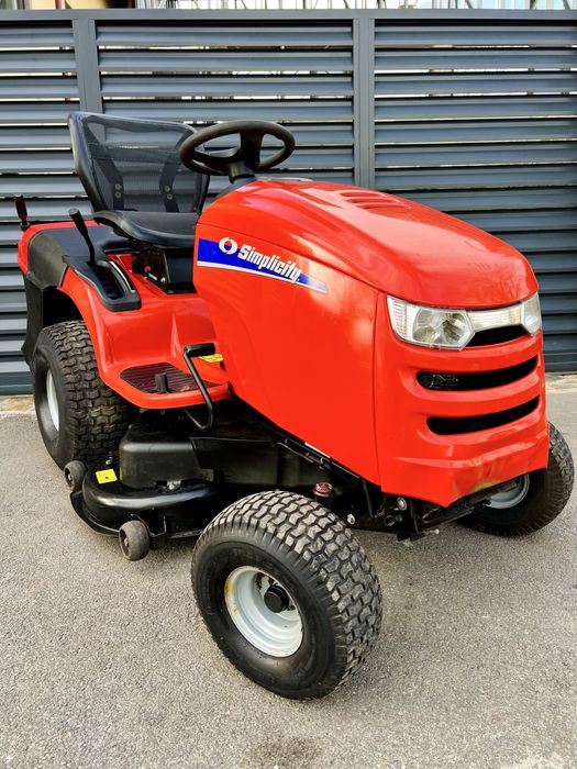 Tractoras de tuns iarba Simplicity American Robust Pro