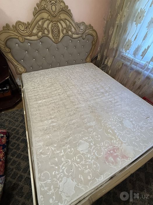 Двухспальняя кровать