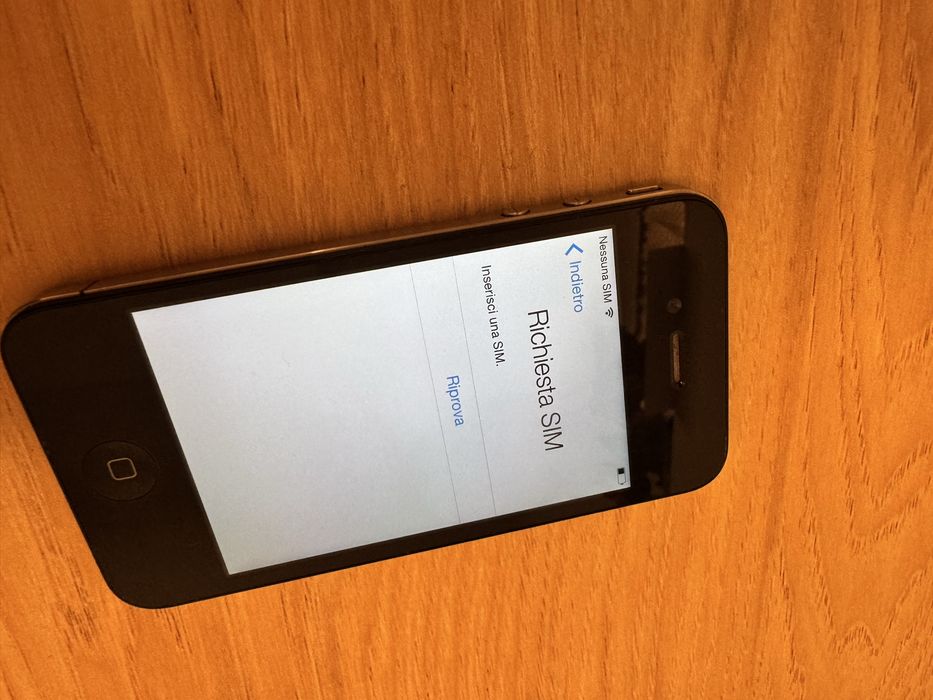 Продам Iphone 4s рабочий