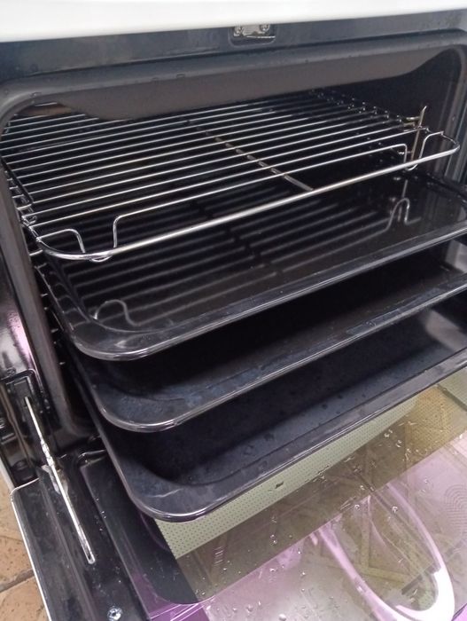 Свободно стояща печка с керамичен плот VOSS  2 години Гаранция!