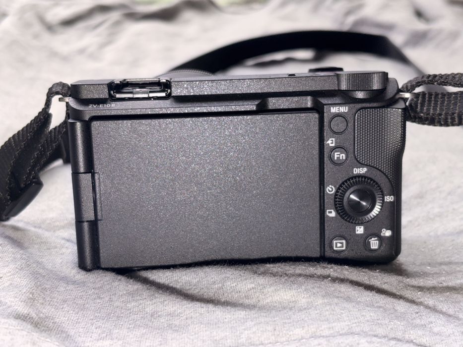 Sony ZV-E10 II + кит обектив на един месец