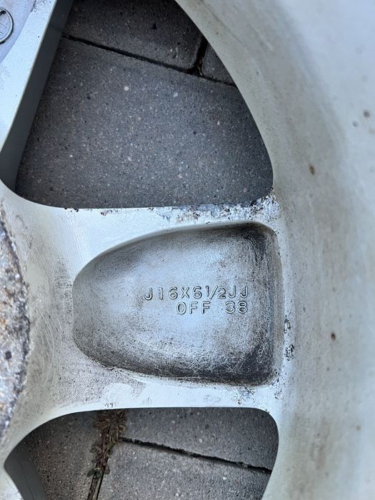 Шипы комплект с дисками оригинал Mitsubishi.