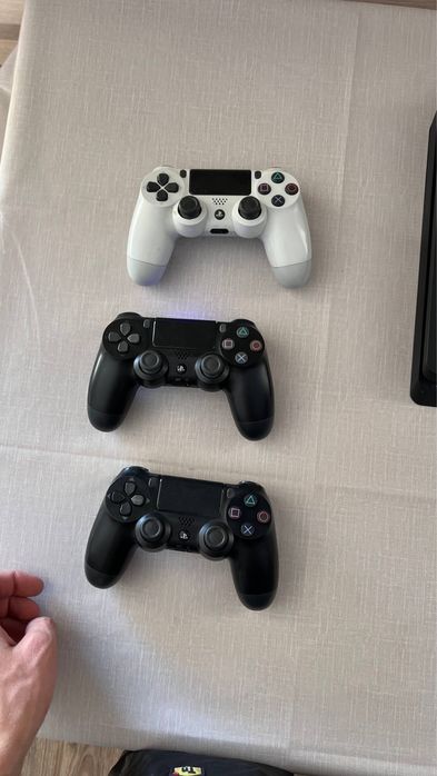Sony play station 4 slim