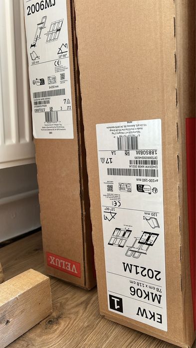 4 ferestre VELUX noi, complete, nedesfăcute