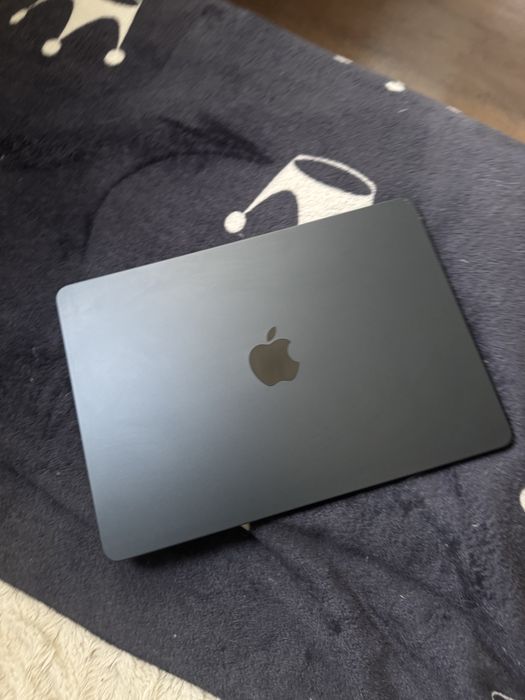 MacBook Air M2 Midnight Blue – за ремонт / дисплей за смяна