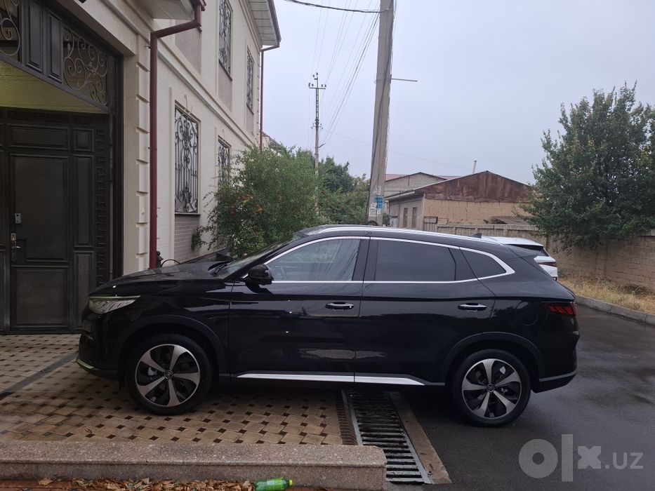 BYD Song plus flagship 2022yil kraskalari toptoza 68000km halol yurgan