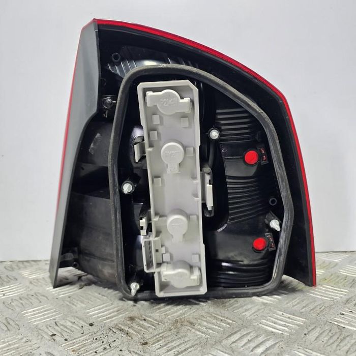 Stop aripa stanga Skoda Octavia 2 facelift