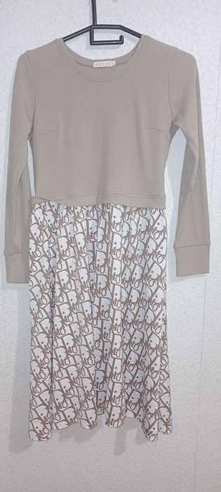 Продам платья разные