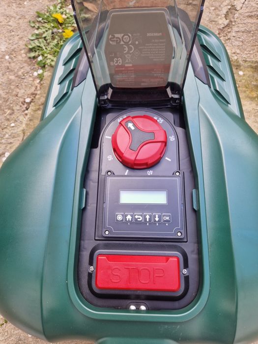 Robot tuns iarba Parkside nou