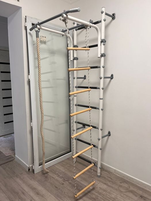 Продаётся турник (настенный)

Состояние отличное. Крепкий, надёжный,