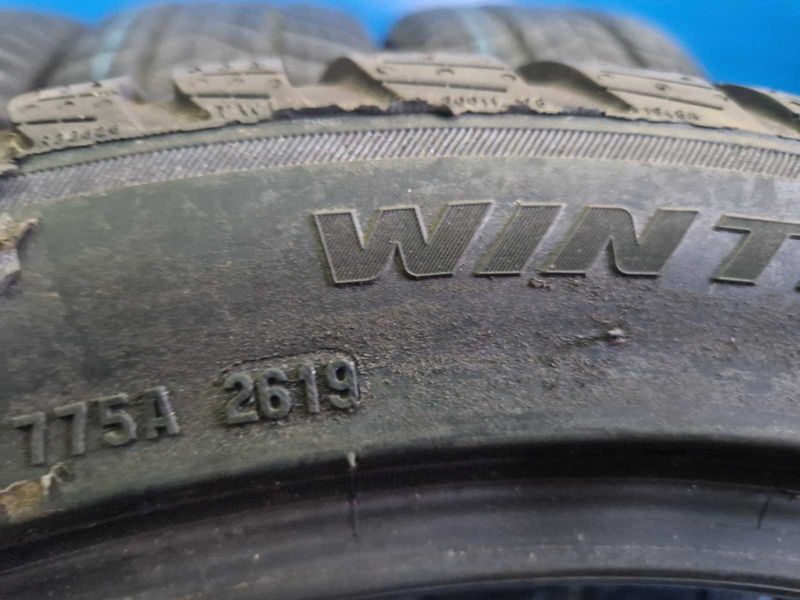 4 Pirelli R19 225/45
зимни гуми DOT2619