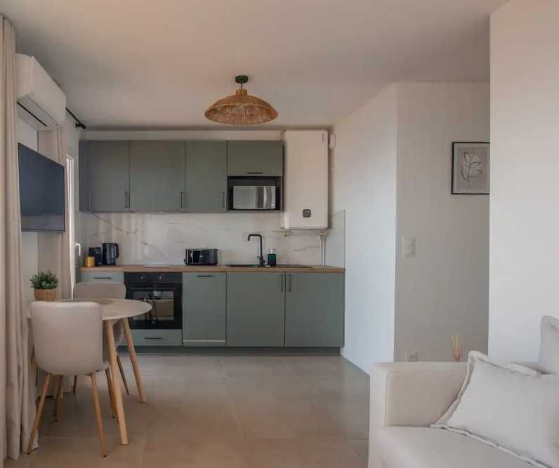 Дава се под наем Двустаен апартамент в Пловдив, Център - 65 кв.м за 295.8 € - Снимка #2