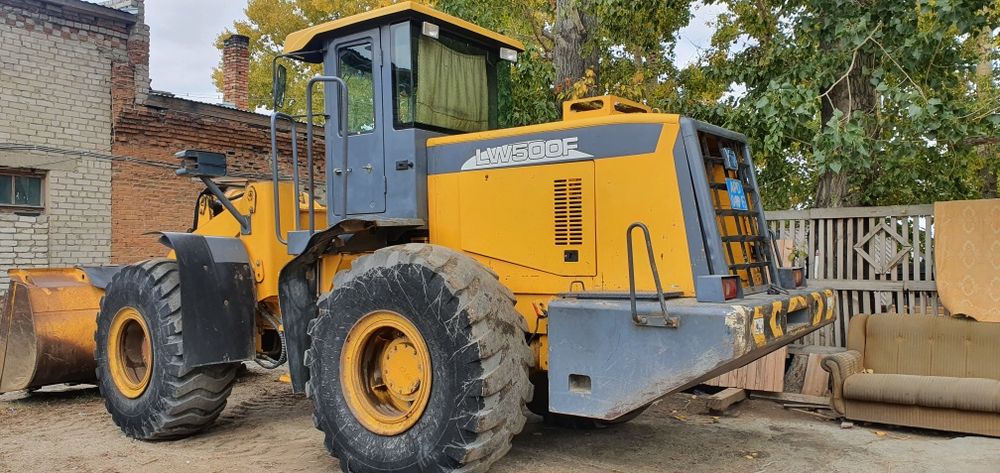 Услуга погрузчика 3х кубовый