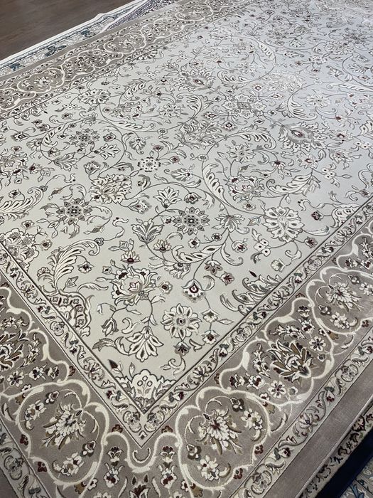 Продается ковер турецкий 2,5 на 3,5 метра