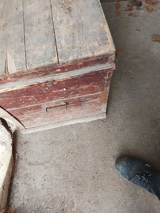 Старинен дървен сандък