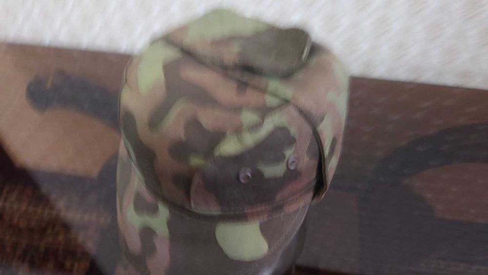 Военные кепки разные