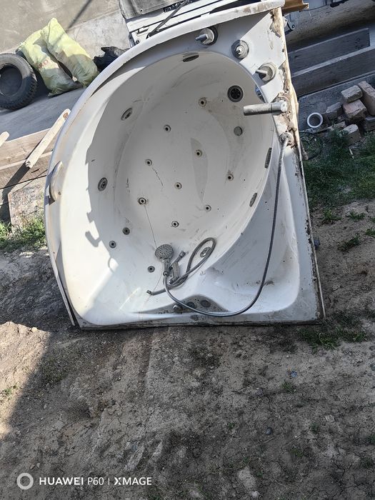 Жакузи сотилади...