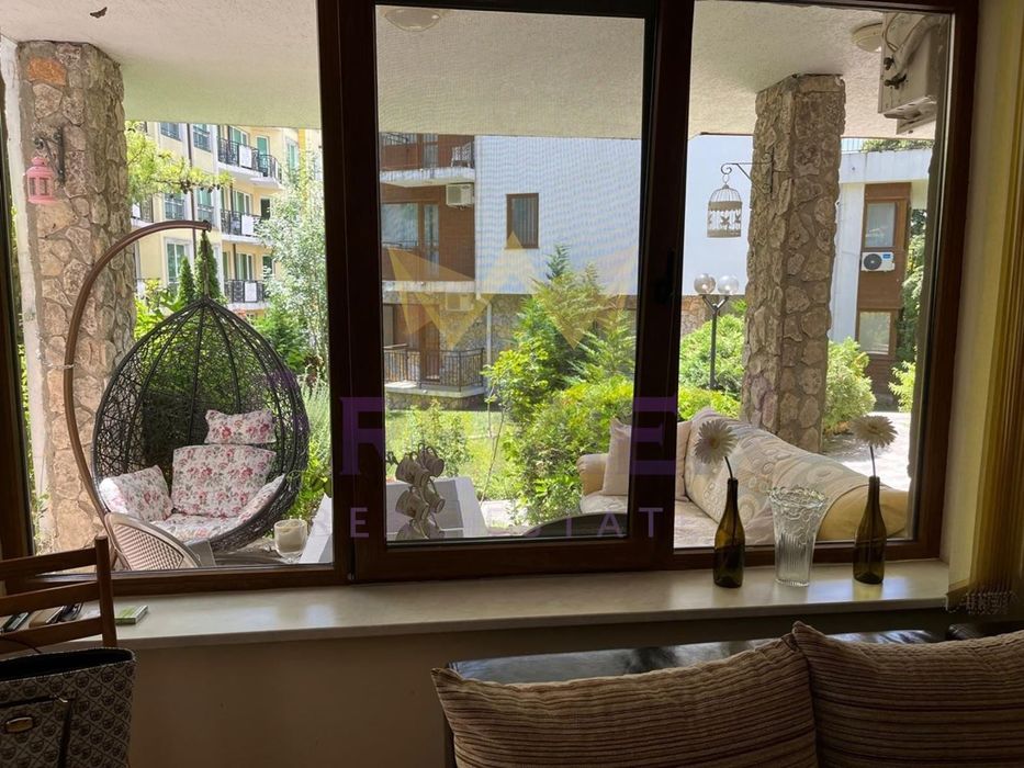 Продава се Двустаен апартамент в к.к. Елените - 75 кв.м за 1100 €/кв.м - Снимка #6