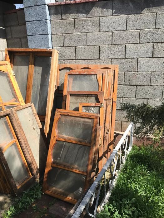 Продам рамы деревянные.